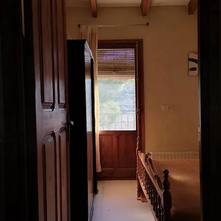 Els Castellans Hostel House Hostel