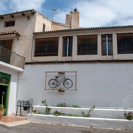 Hostel Els Castellans Hostel House Torremanzanas